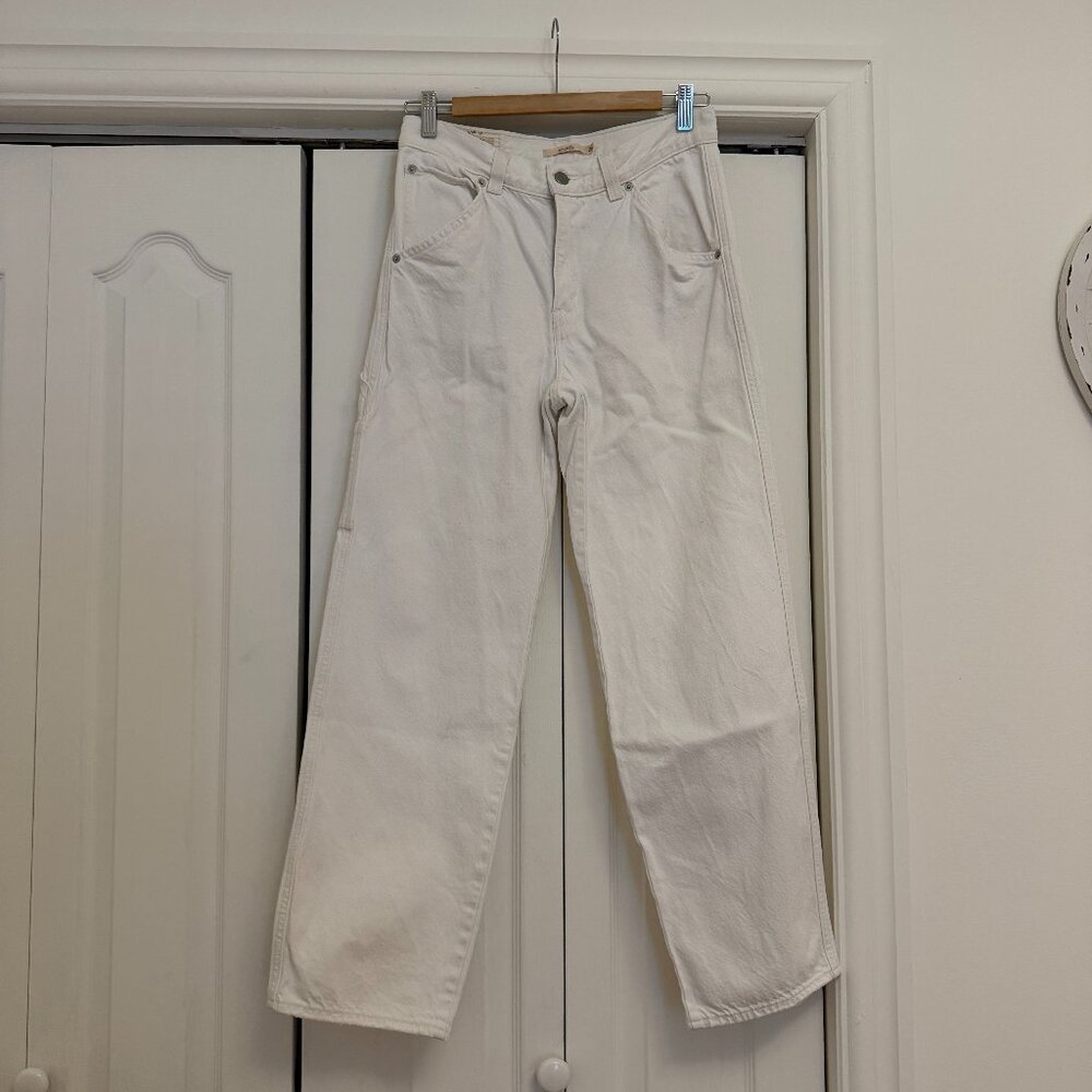 Levi’s White Straight Leg Jeans – High Waist Utility Style